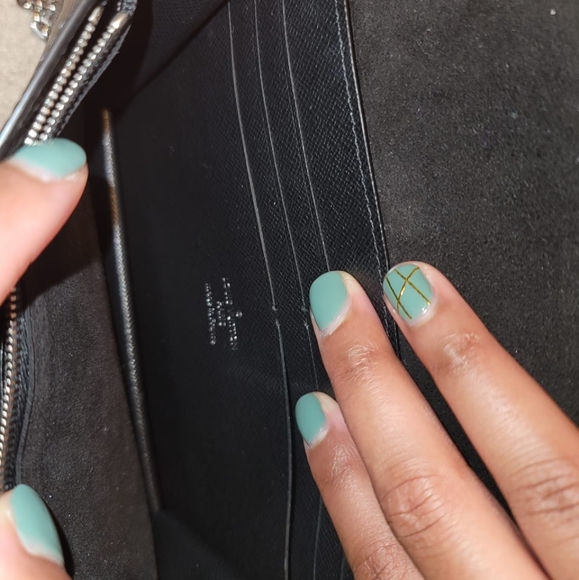 Louis Vuitton Twist Wallet on Chain bag - Picture 6 of 8